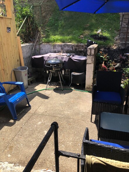 Building Photo - 422 S Chapel Gate Ln