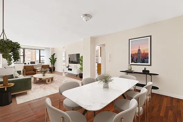Building Photo - 10740 Queens Blvd