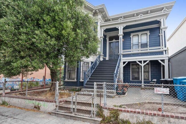 Building Photo - 807 Treat Ave