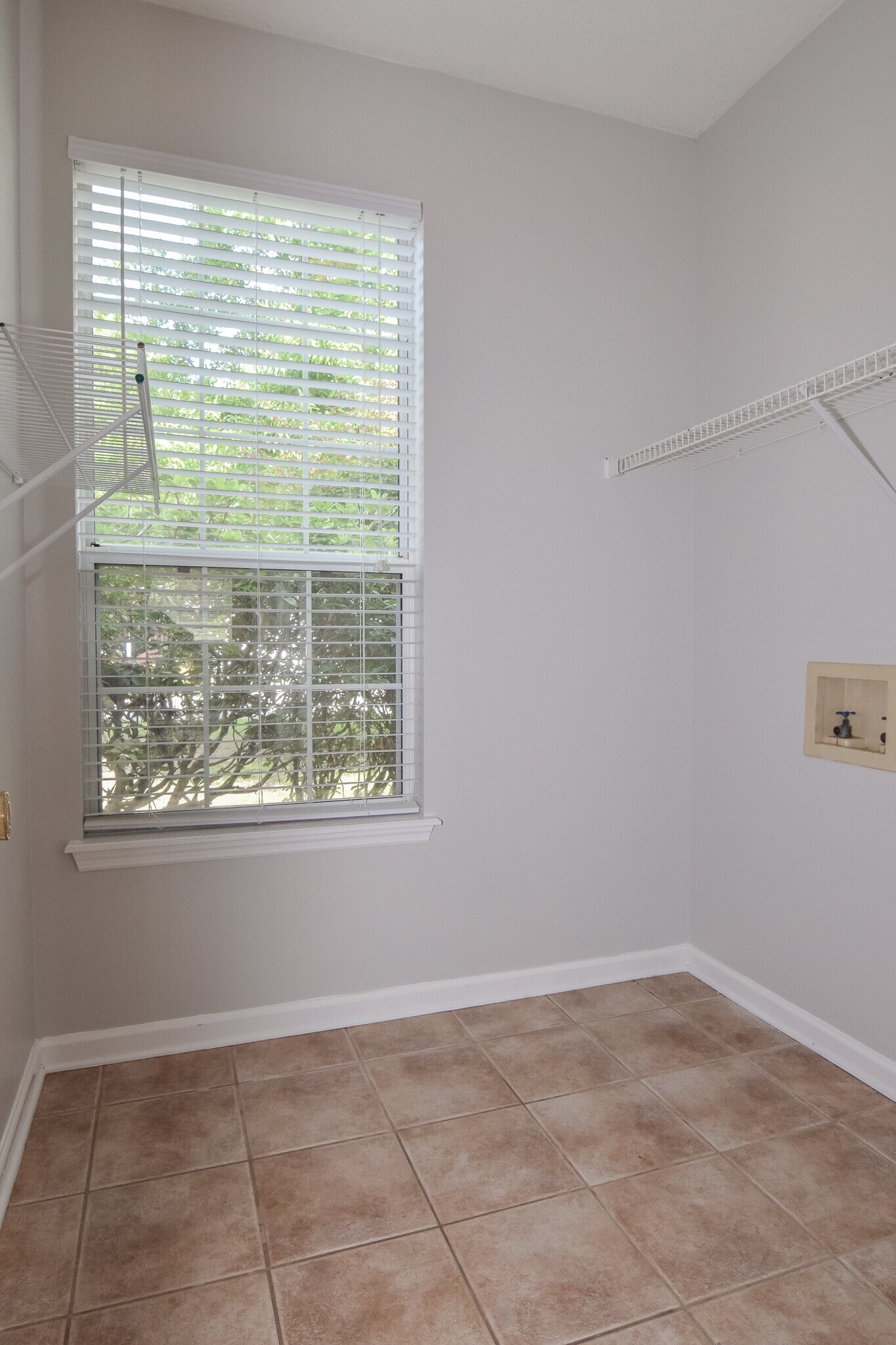 Building Photo - 1827 Falling Creek Cir