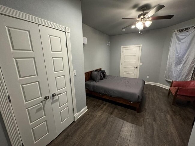 Building Photo - 1623 N Jefferson Ave