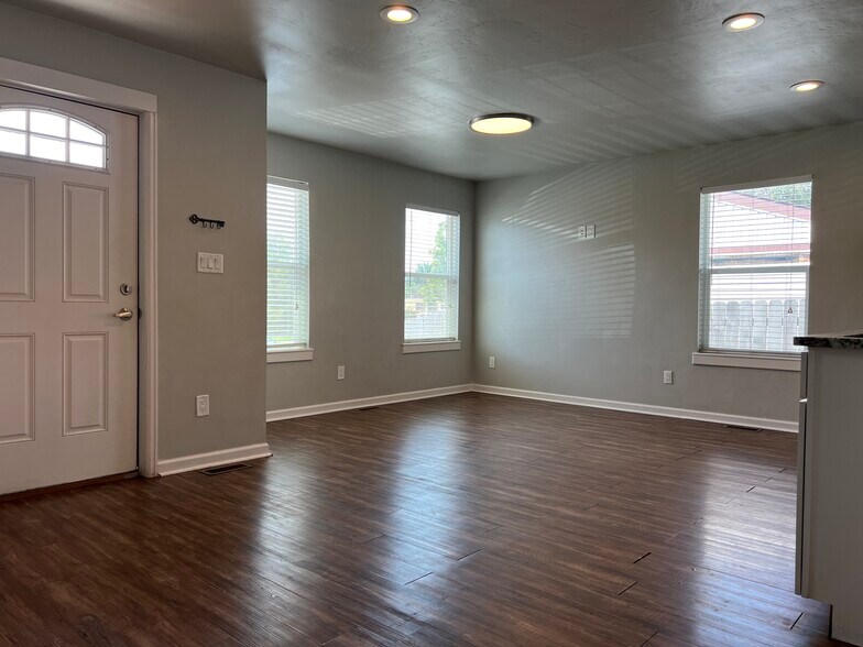 Open kitchen & living room. - 2106 Mesa Ave
