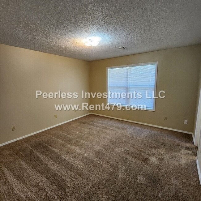 Building Photo - 505 4th Ave SW