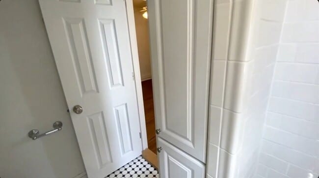 Building Photo - 64 Hemenway St