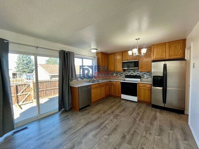 Building Photo - 4177 S Mobile Cir