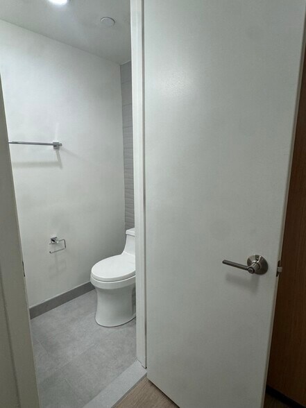 Building Photo - 1065 Commonwealth Ave