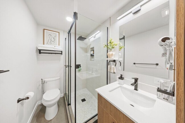 Building Photo - 11405 14th Ave SW