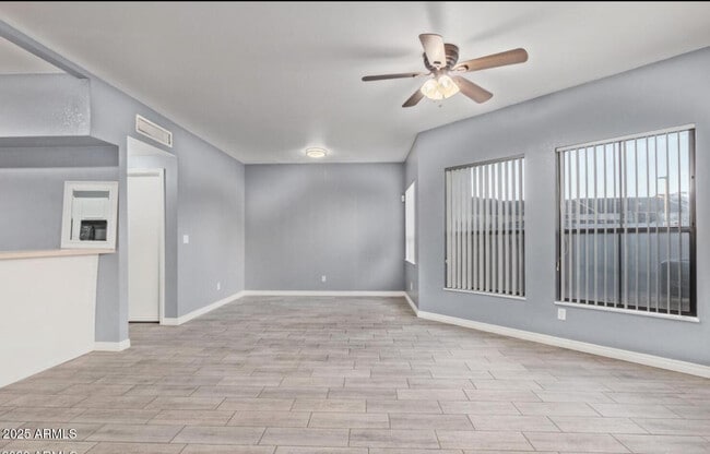 Building Photo - 280 S Elizabeth Way