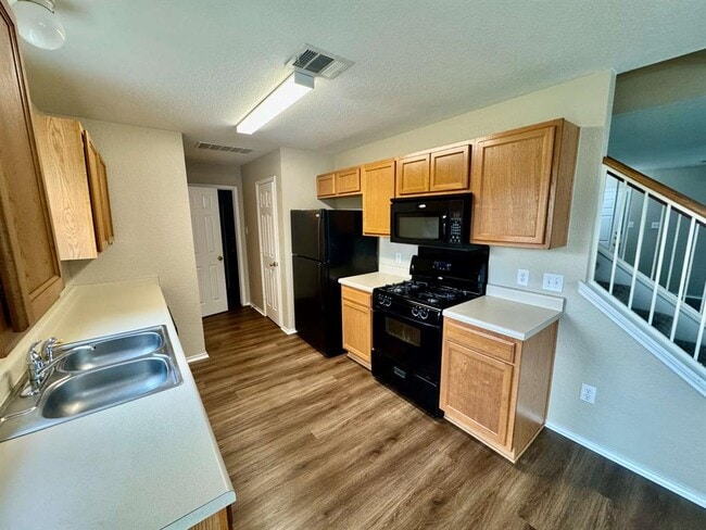 Building Photo - 398 Paddington Dr