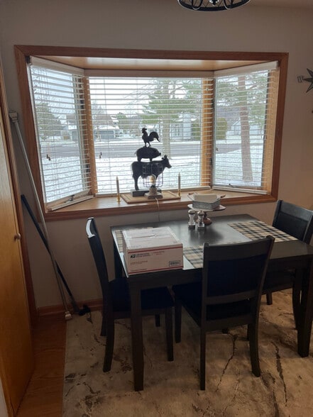 Building Photo - 61 Midlake Cir