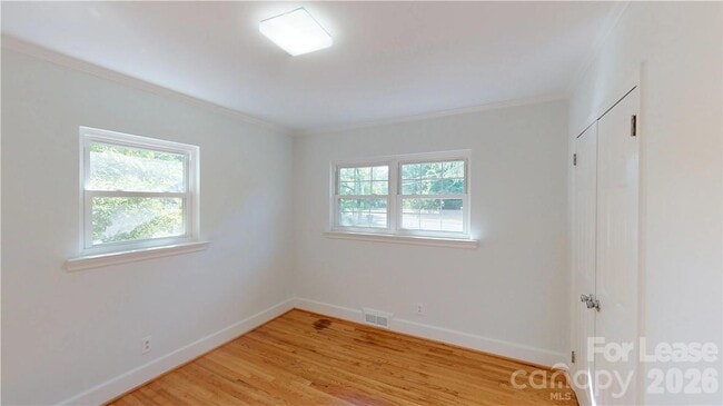 Building Photo - 1426 Bevis Dr