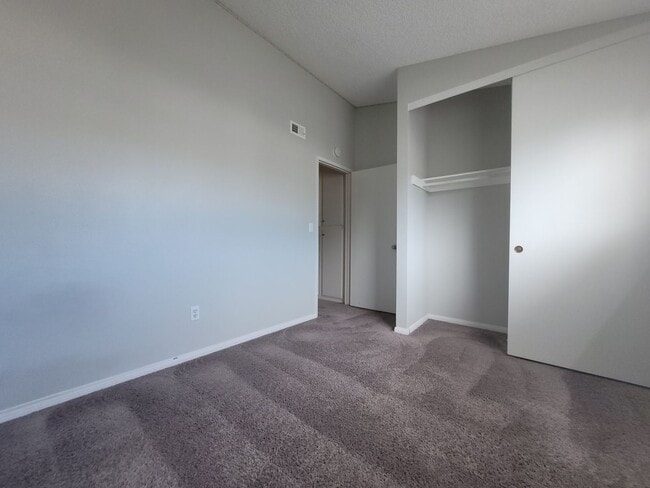 Building Photo - La Jolla Vista Townhome near UCSD