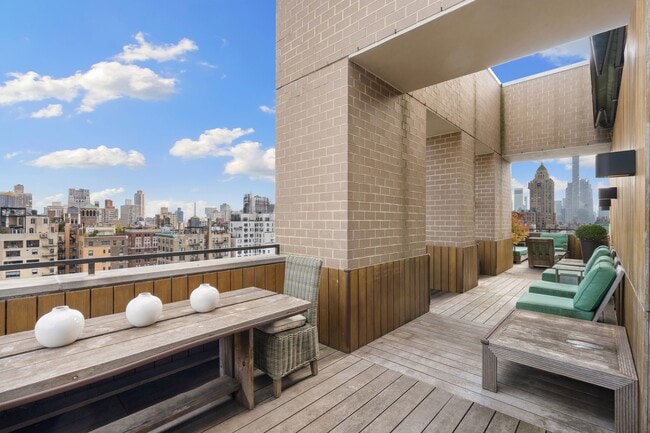 Building Photo - 1080 Madison Ave