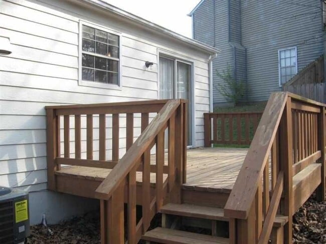 Building Photo - 888 Highland Terrace NE