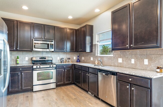 Building Photo - 7256 Red Cardinal Loop