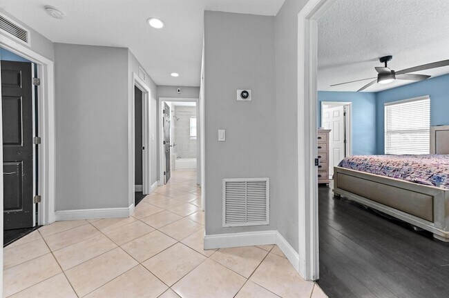 Building Photo - 3581 Kitely Ave