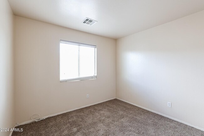 Building Photo - 14944 N 174th Dr