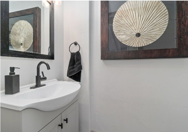 Building Photo - 6120 E 60th Pl