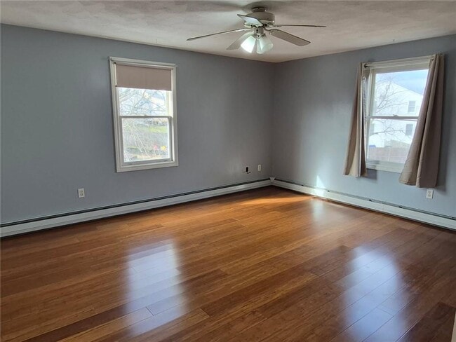 Building Photo - 130 Bliss St