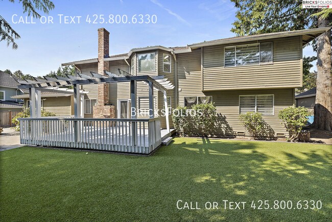 Building Photo - Luxurious 5-bedroom home in Sammamish with...