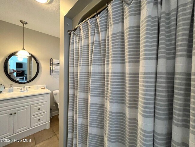 Building Photo - 1010 Monticello Dr