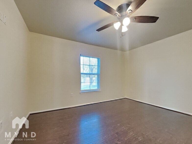 Building Photo - 5305 Westbrook Rd