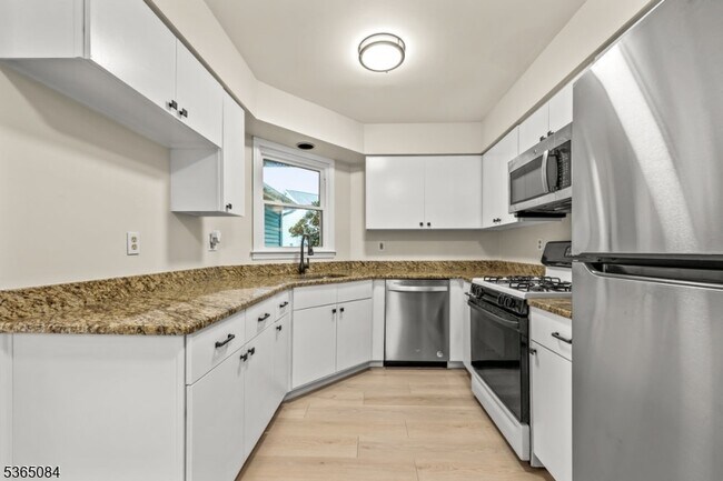 Building Photo - 52 Arthurs Ct