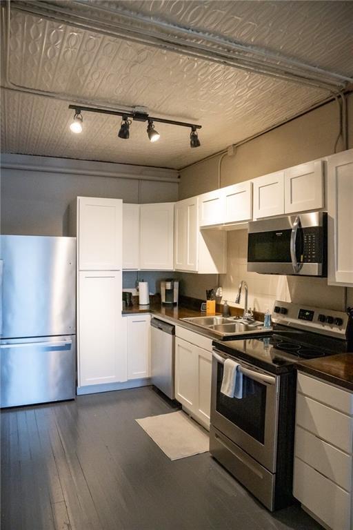 Building Photo - 4304 S Main St