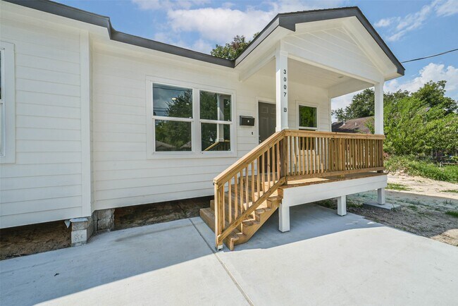 Building Photo - 3007 Bringhurst St