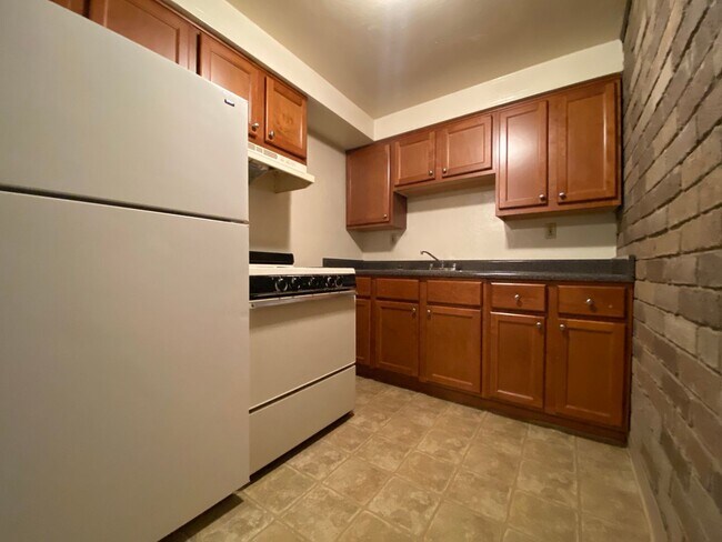 Primary Photo - Amazing One Bedroom on the Second Floor! B...