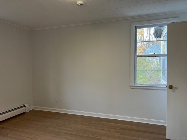 Building Photo - 164 Birge Park Rd
