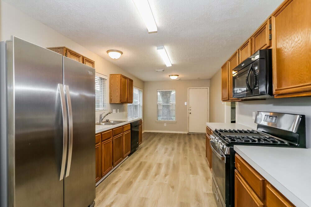 Building Photo - 4635 Linden Pl