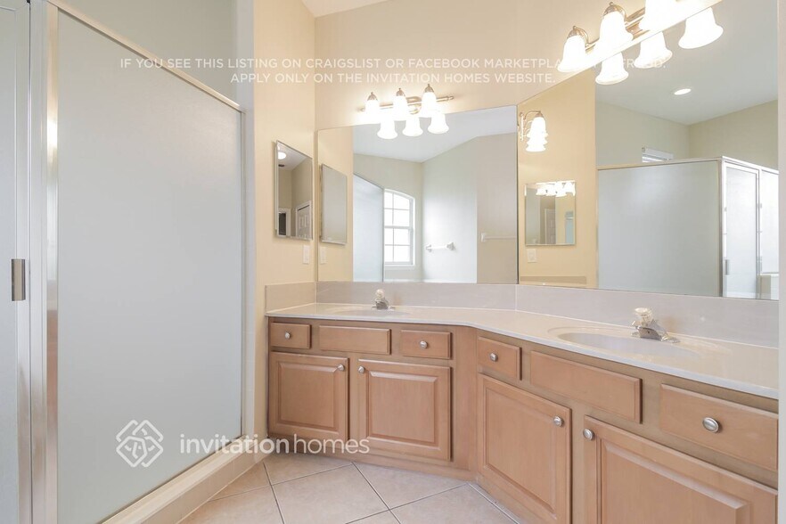 Building Photo - 5390 Red Leaf Ct