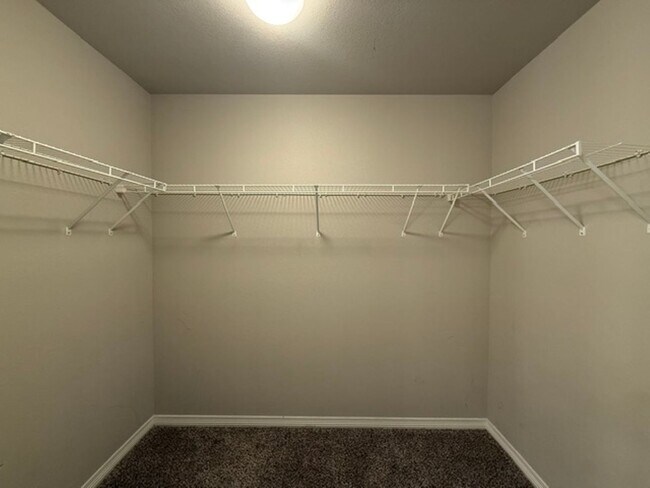 Building Photo - 6165 Shavers Dr