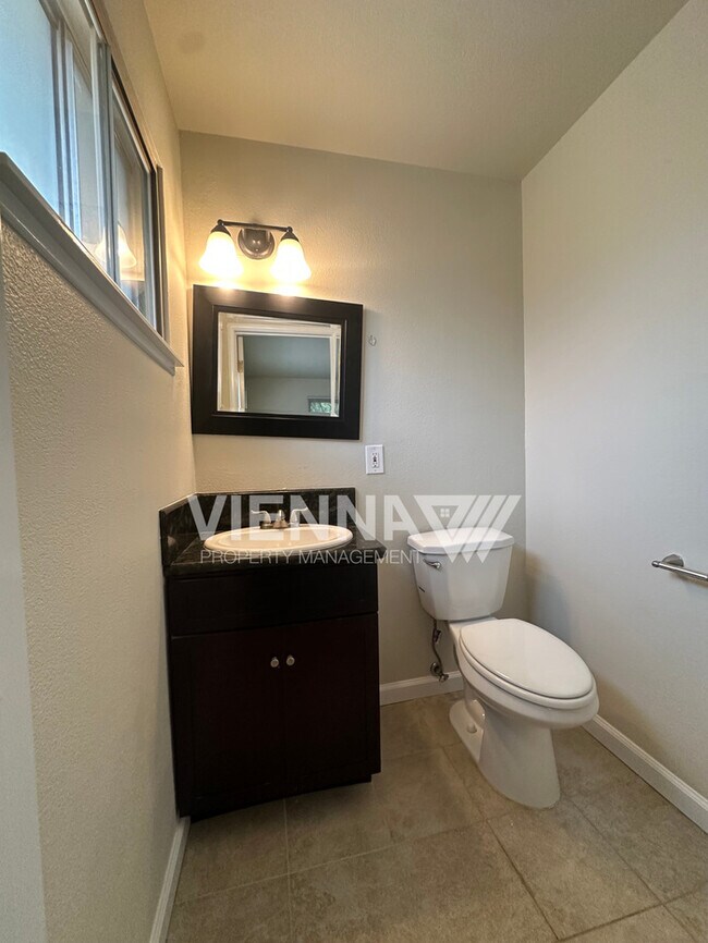 Building Photo - 5280 5th St