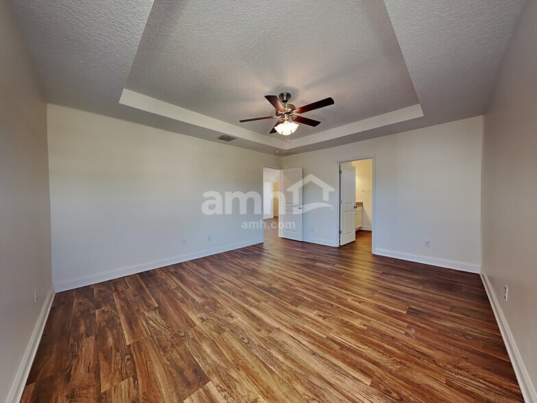 Building Photo - 730 Celebration Lane