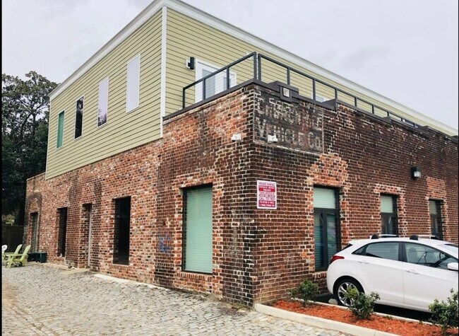 Building Photo - 313 N 24th St