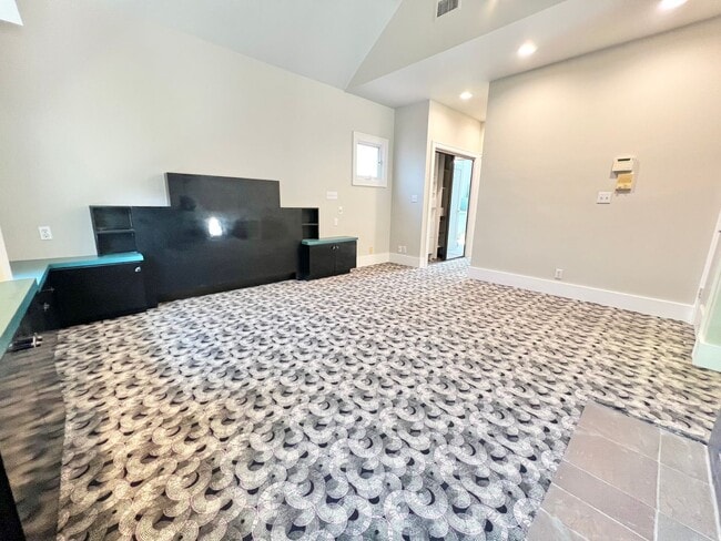 Building Photo - Pristine 3 Bedroom Craftsman House in Belm...