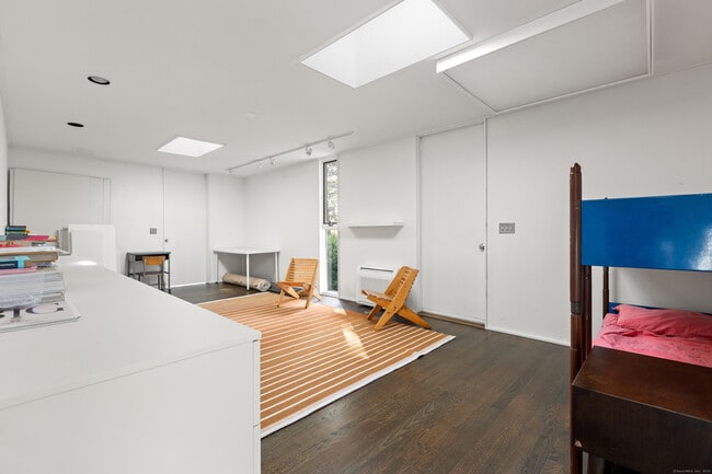 Building Photo - 26 Chalburn Rd