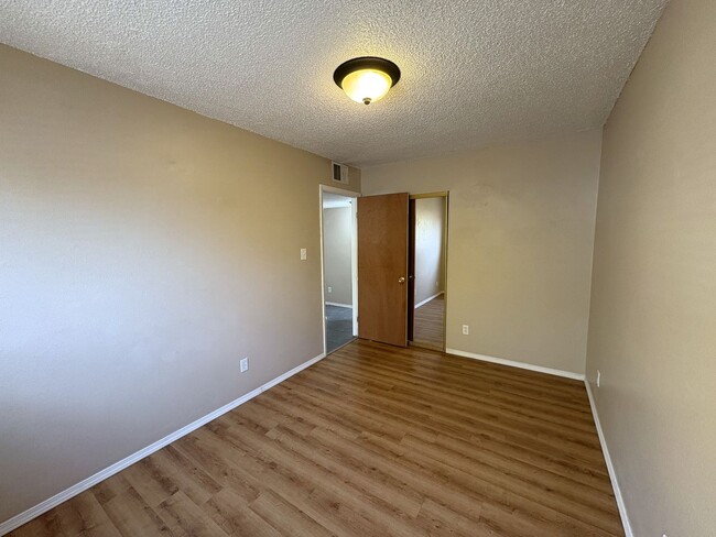 Building Photo - Beautiful 5 Bedroom NE Heights Home With Big Backyard!