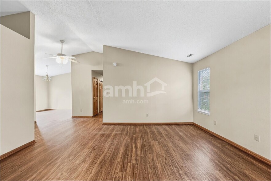 Building Photo - 8539 Coralberry Ln