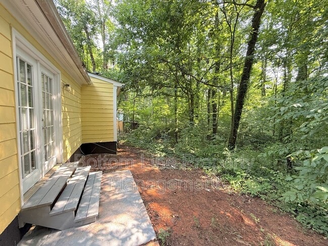 Building Photo - 5522 Great Wagon Rd