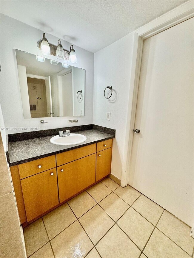 Building Photo - 4044 NW 87th Ave