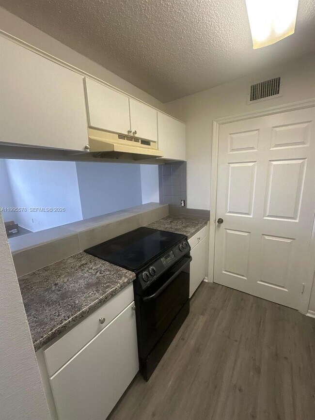 Building Photo - 2303 N Congress Ave