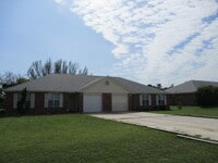 Building Photo - 163 Armadillo Ln