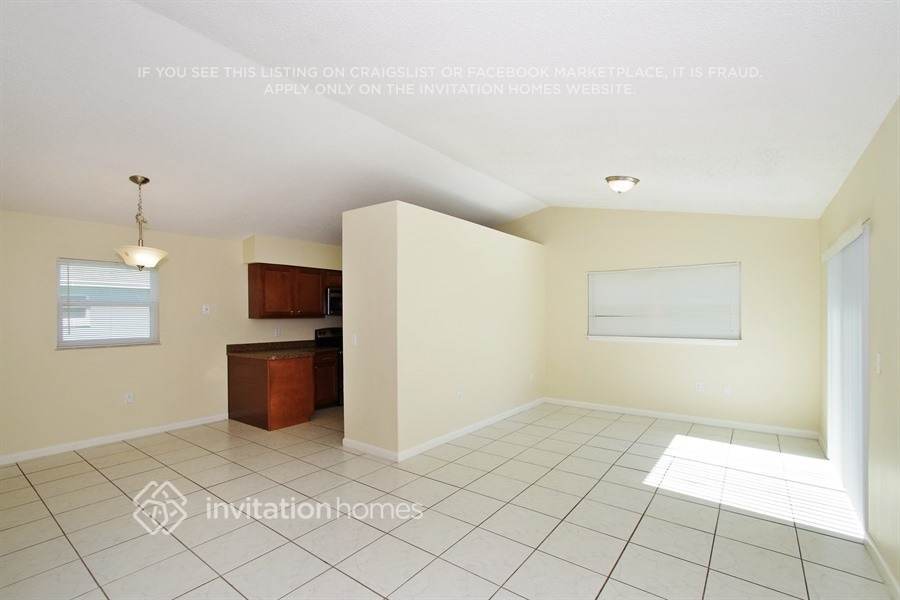 Building Photo - 3167 Windchime Cir S