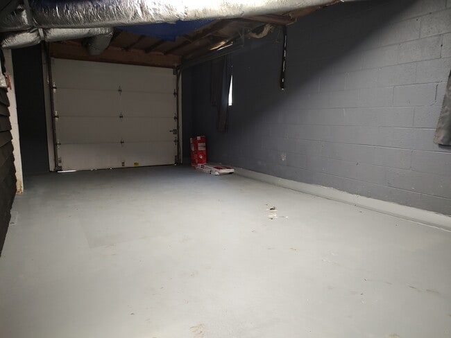 Building Photo - 138 S Gordon Dr
