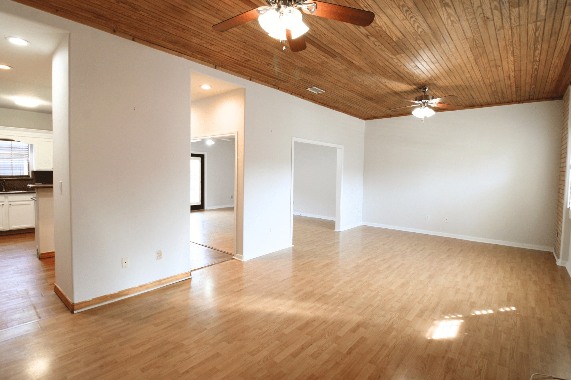 Building Photo - 2445 Monarch Dr