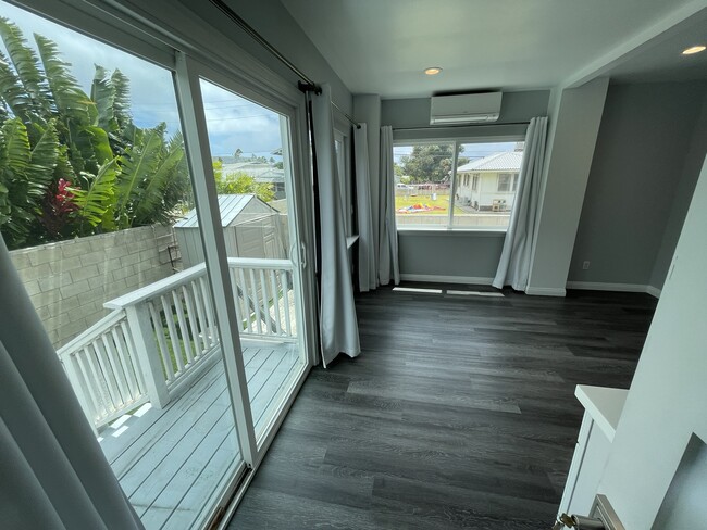 Building Photo - 6153 Kalaniana?ole Hwy