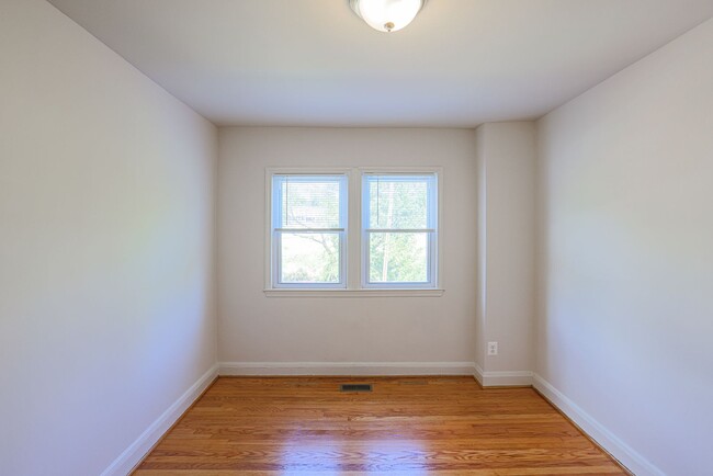 Building Photo - 5662 Kavon Ave